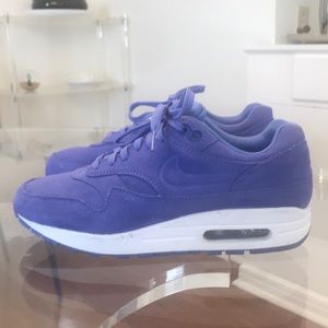 Suede Nike air max sneakers